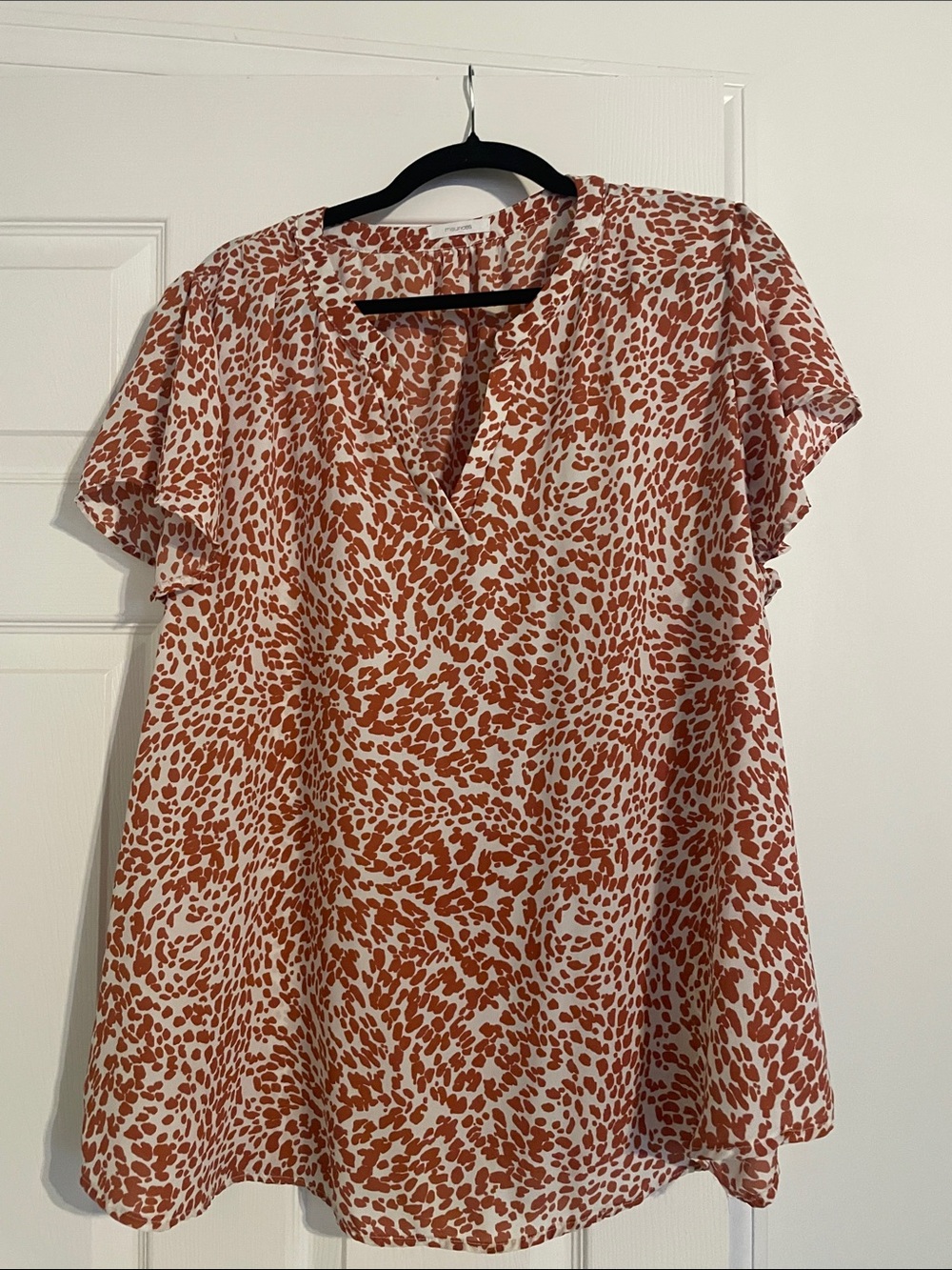 Maurices Rust and Cream Printed Flutter Sleeve Top